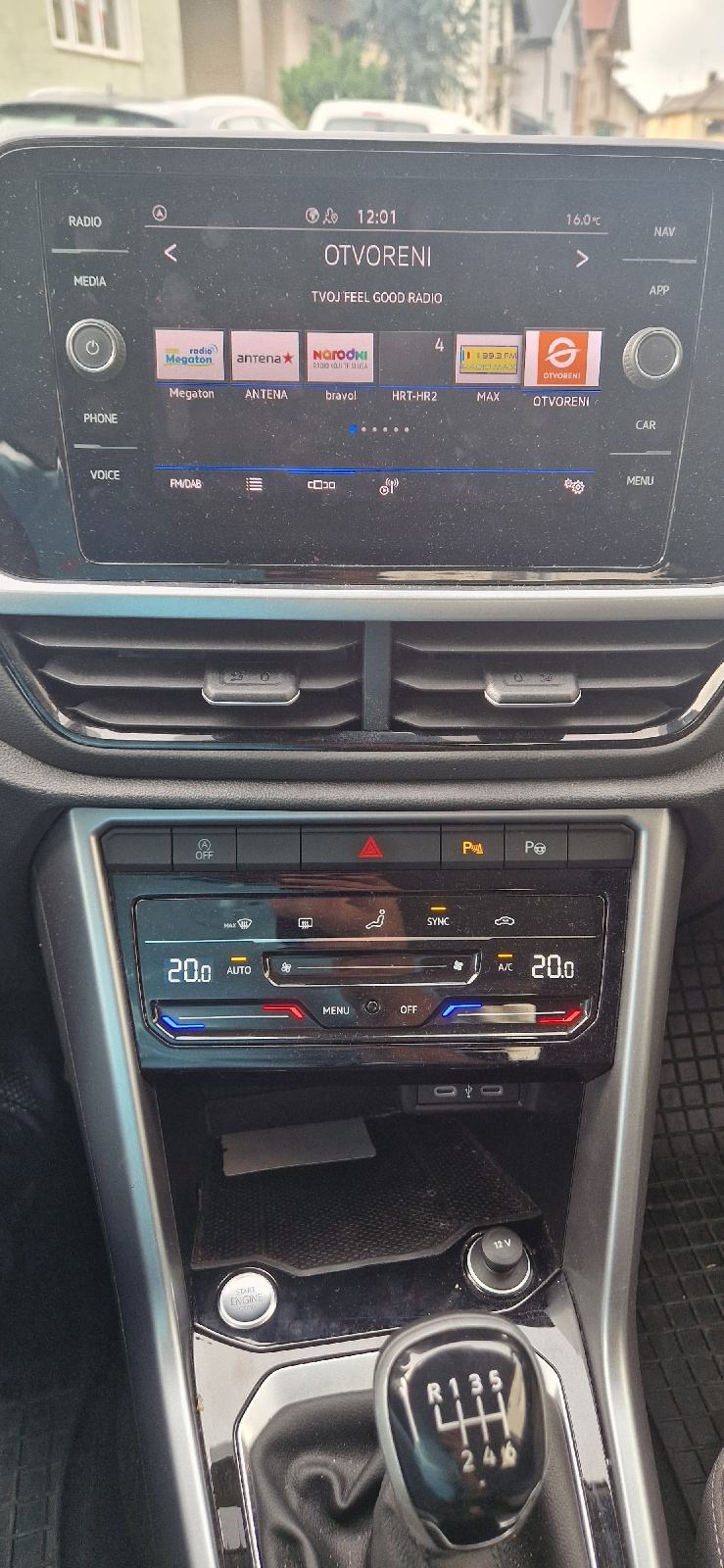 VW T-Roc 1,0 TSI prvi vlasnik u pdv-u tvornicka garancija, fotografija 9