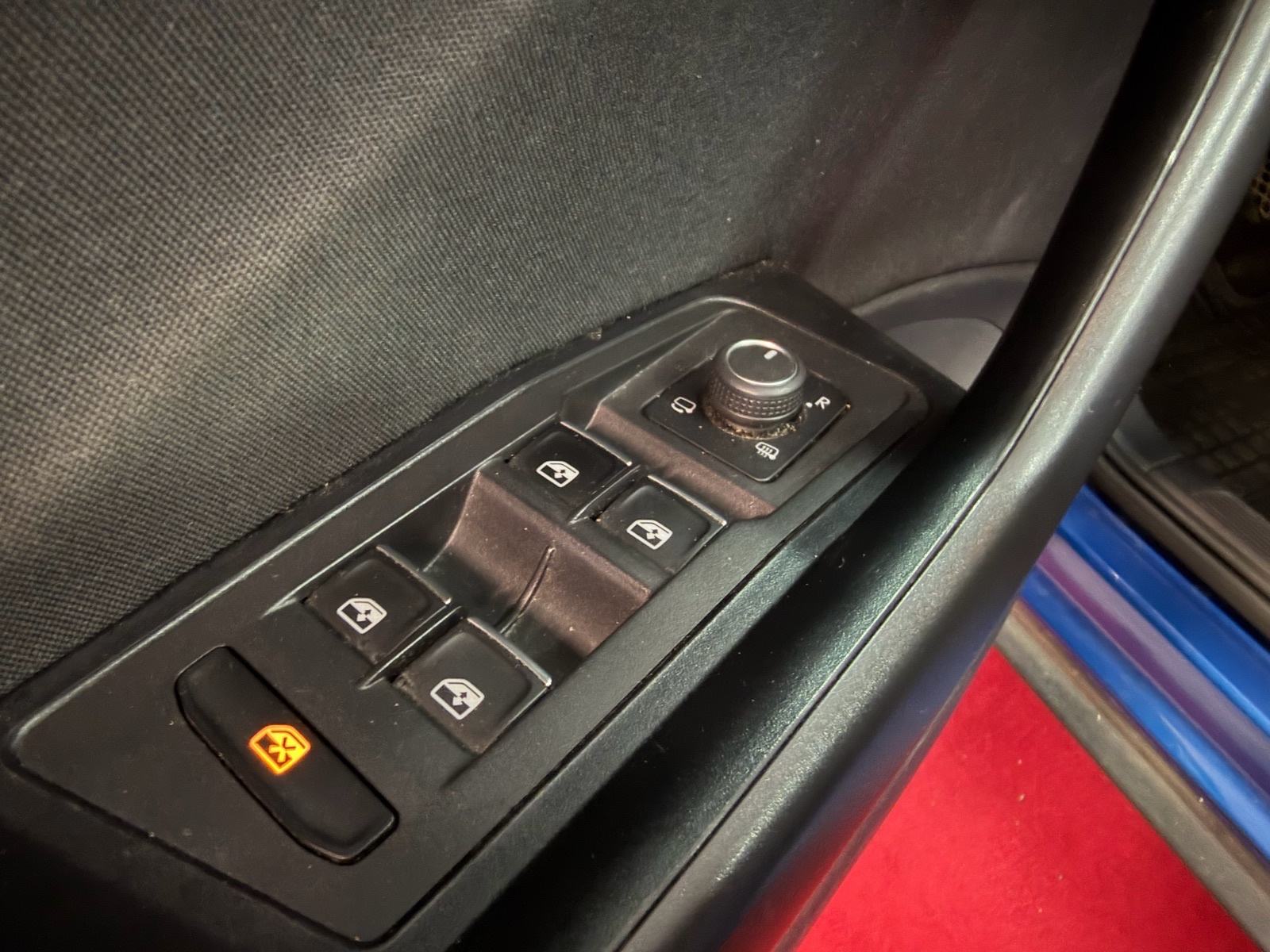 VW T-Roc 1,0 TSI *HR AUTO, REGISTRIRAN, 2 SETA, ACC, BLIND, LANE*, fotografija 6