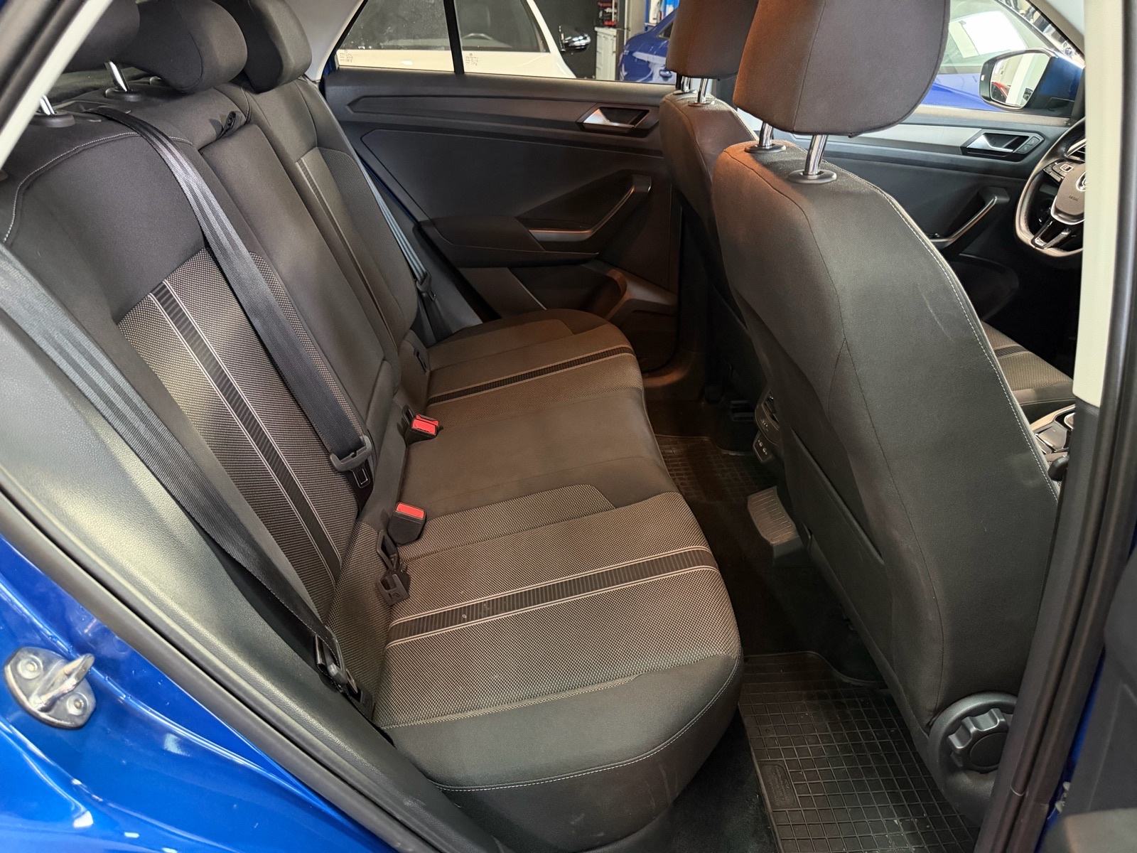 VW T-Roc 1,0 TSI *HR AUTO, REGISTRIRAN, 2 SETA, ACC, BLIND, LANE*, fotografija 16