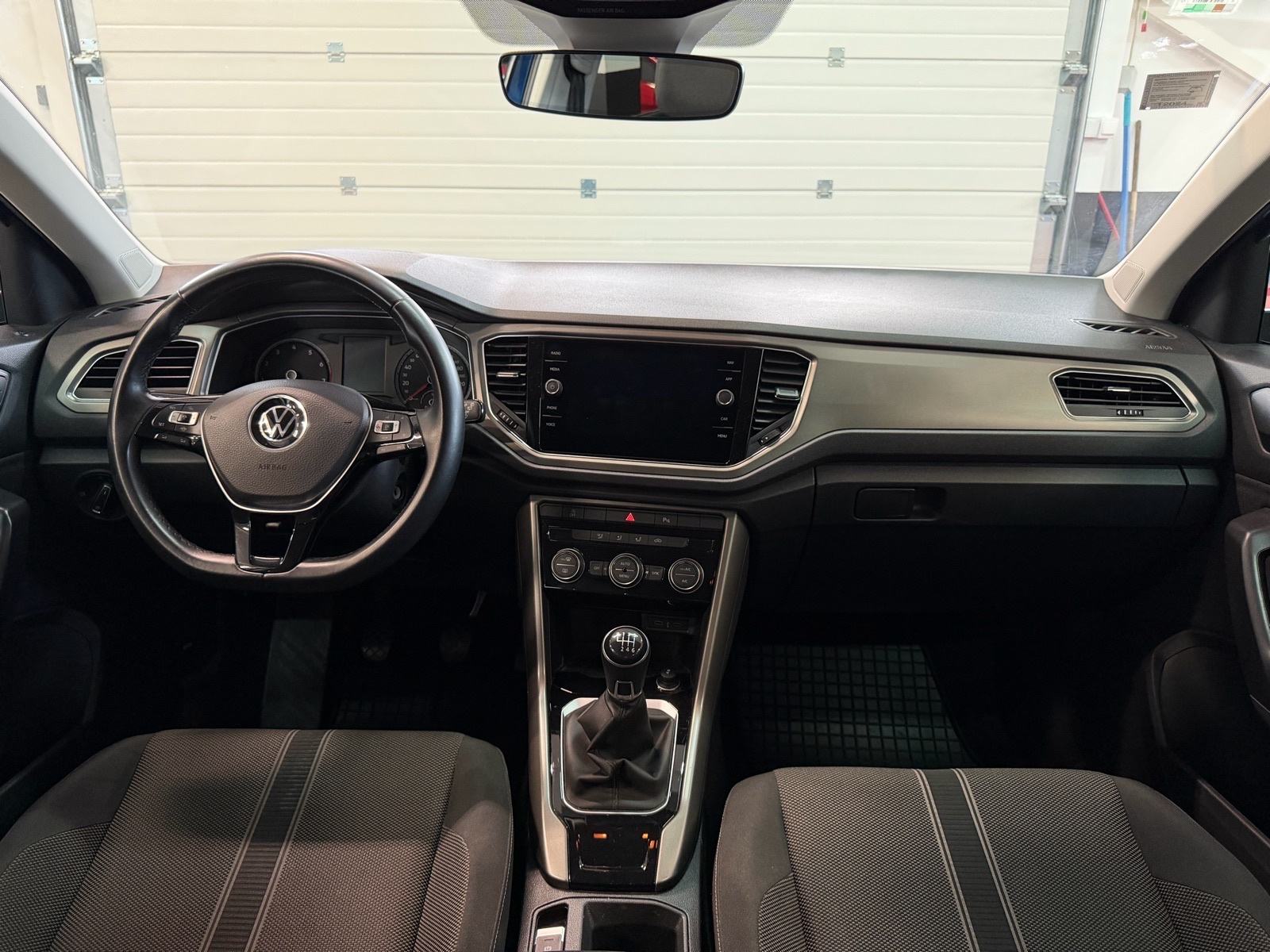 VW T-Roc 1,0 TSI *HR AUTO, REGISTRIRAN, 2 SETA, ACC, BLIND, LANE*, fotografija 11