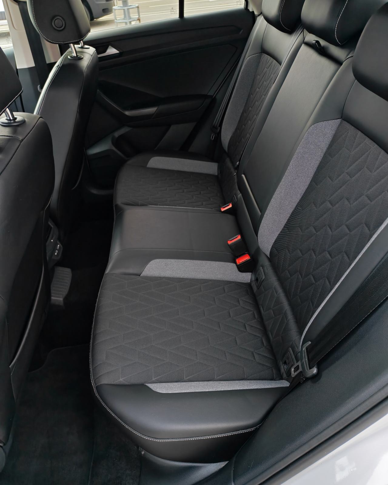 VW T-Roc 1,0 TSI tvornicko jamstvo, fotografija 11
