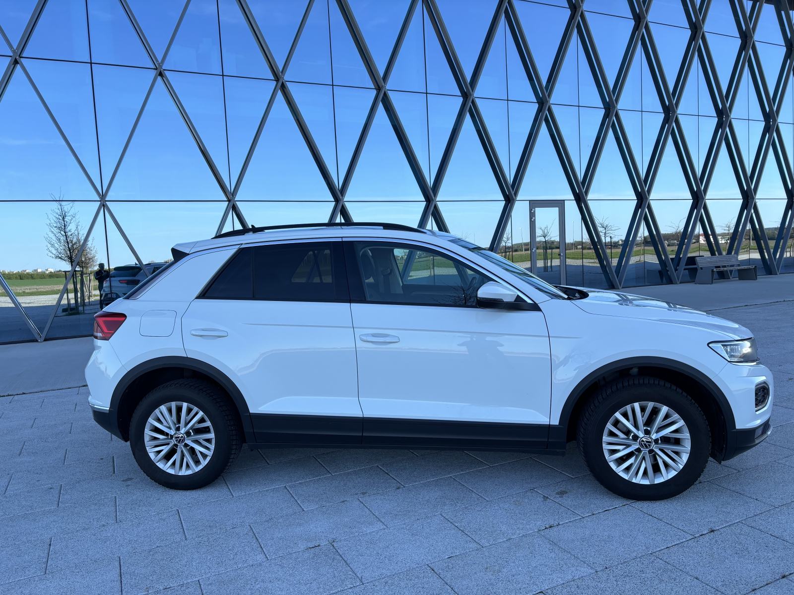 VW T-Roc 1,0 TSI, prodaja zbog zdravstvenog problema, detalji u opisu, fotografija 5