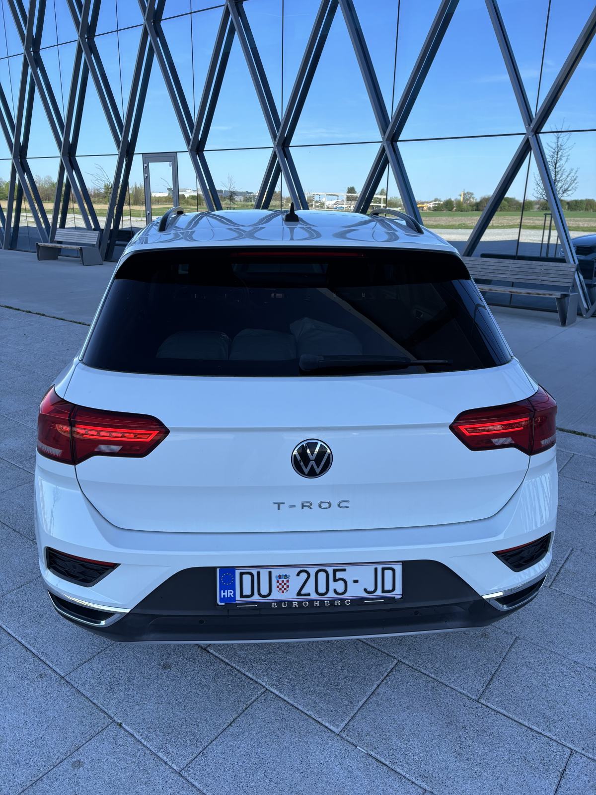 VW T-Roc 1,0 TSI, prodaja zbog zdravstvenog problema, detalji u opisu, fotografija 7