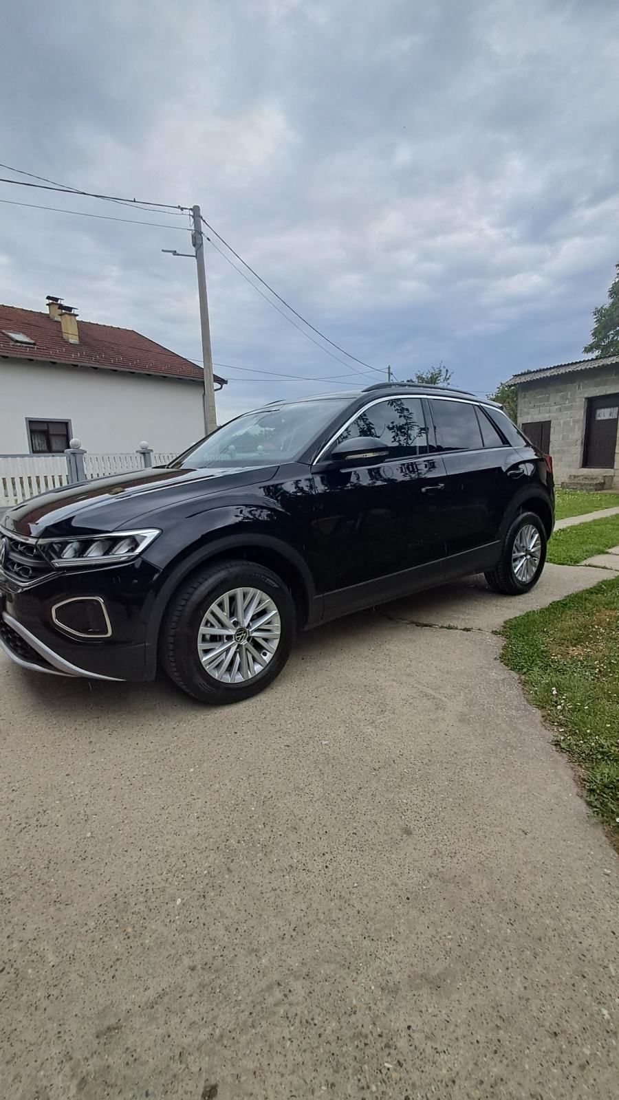 VW T-Roc 1,0 TSI, fotografija 1