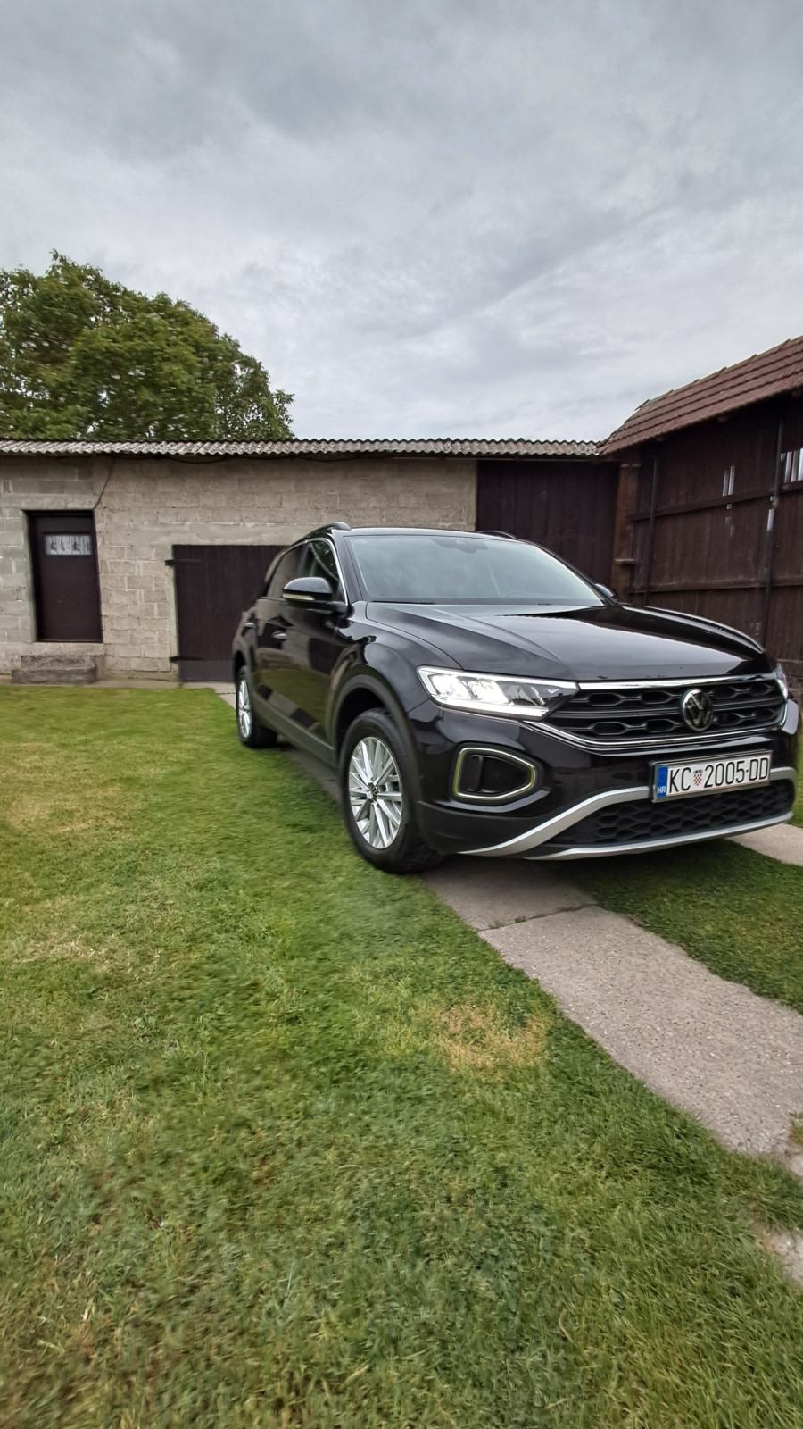 VW T-Roc 1,0 TSI, fotografija 3