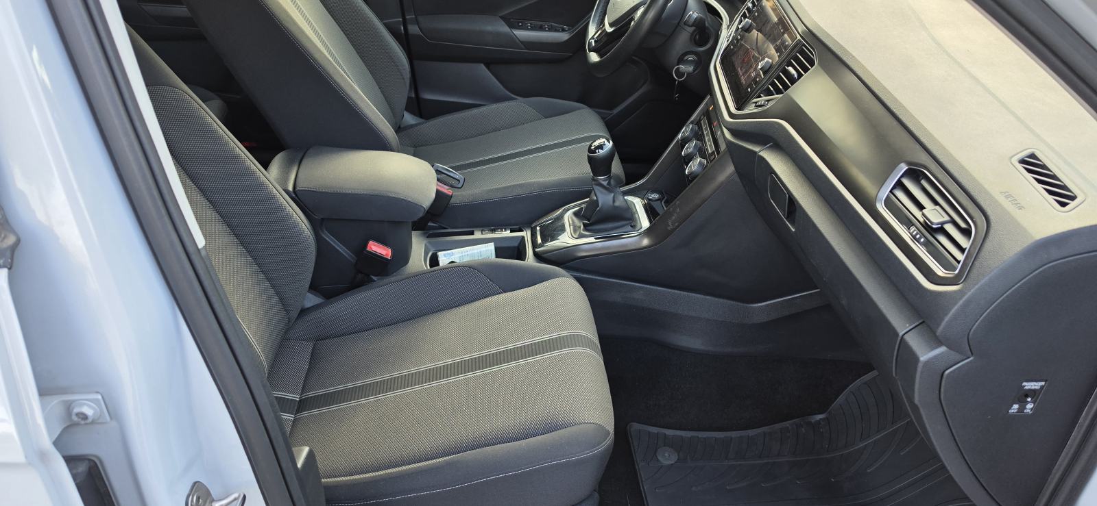 VW T-Roc 1,0 TSI 85kw, Black optik style, virtual cockpit, fotografija 11