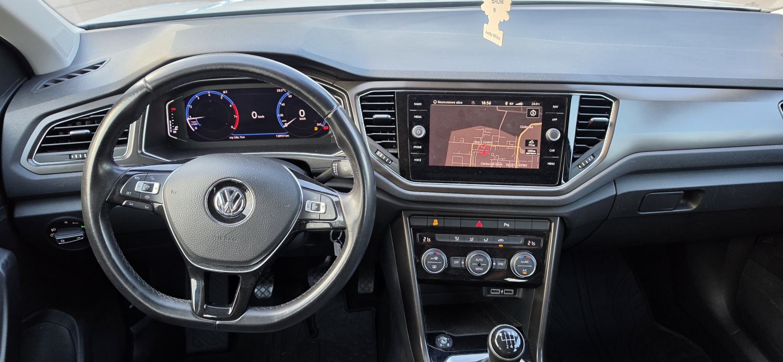 VW T-Roc 1,0 TSI 85kw, Black optik style, virtual cockpit, fotografija 15