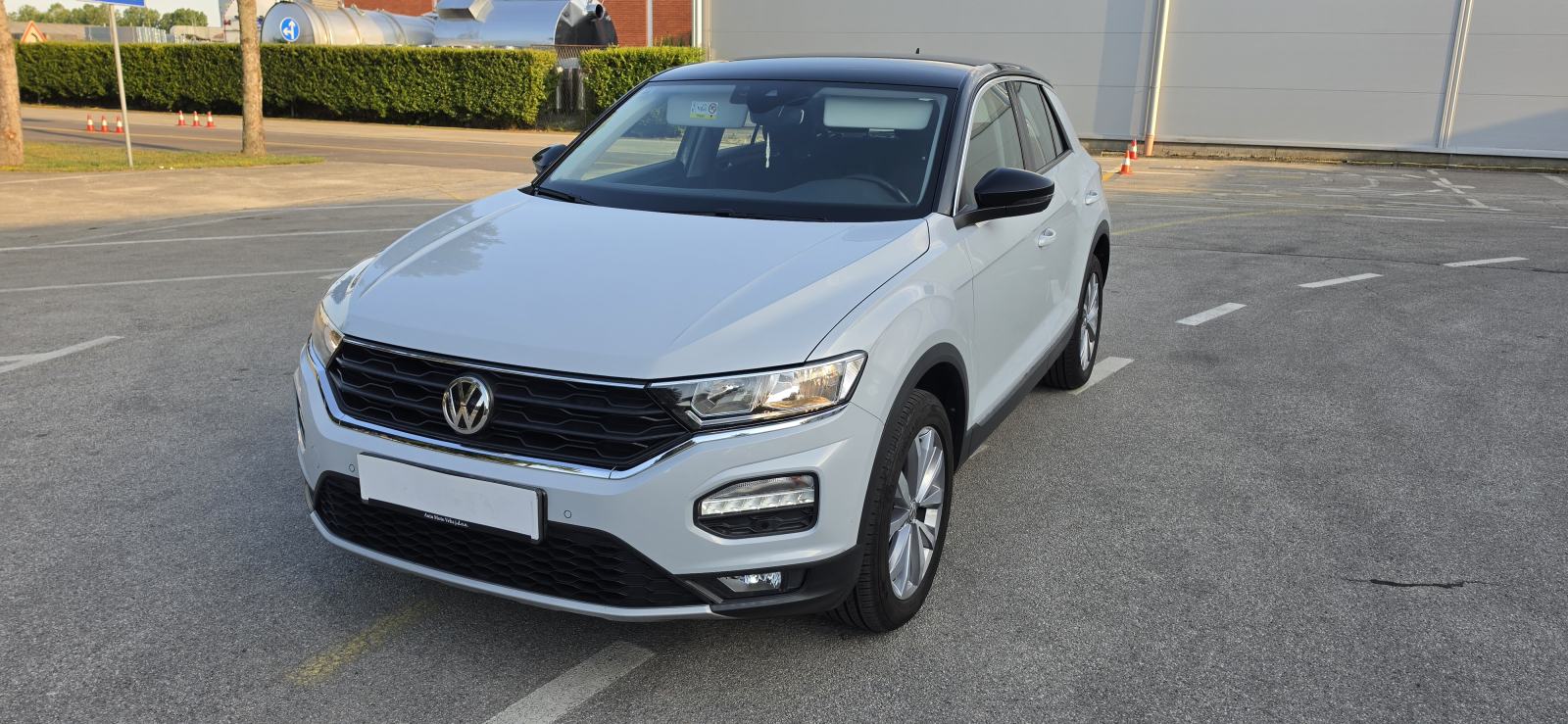 VW T-Roc 1,0 TSI 85kw, Black optik style, virtual cockpit, fotografija 4