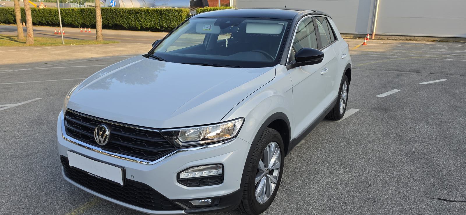 VW T-Roc 1,0 TSI 85kw, Black optik style, virtual cockpit, fotografija 2