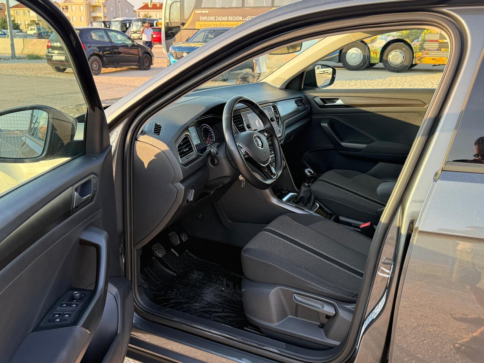 VW T-Roc 1,0 TSI, fotografija 3
