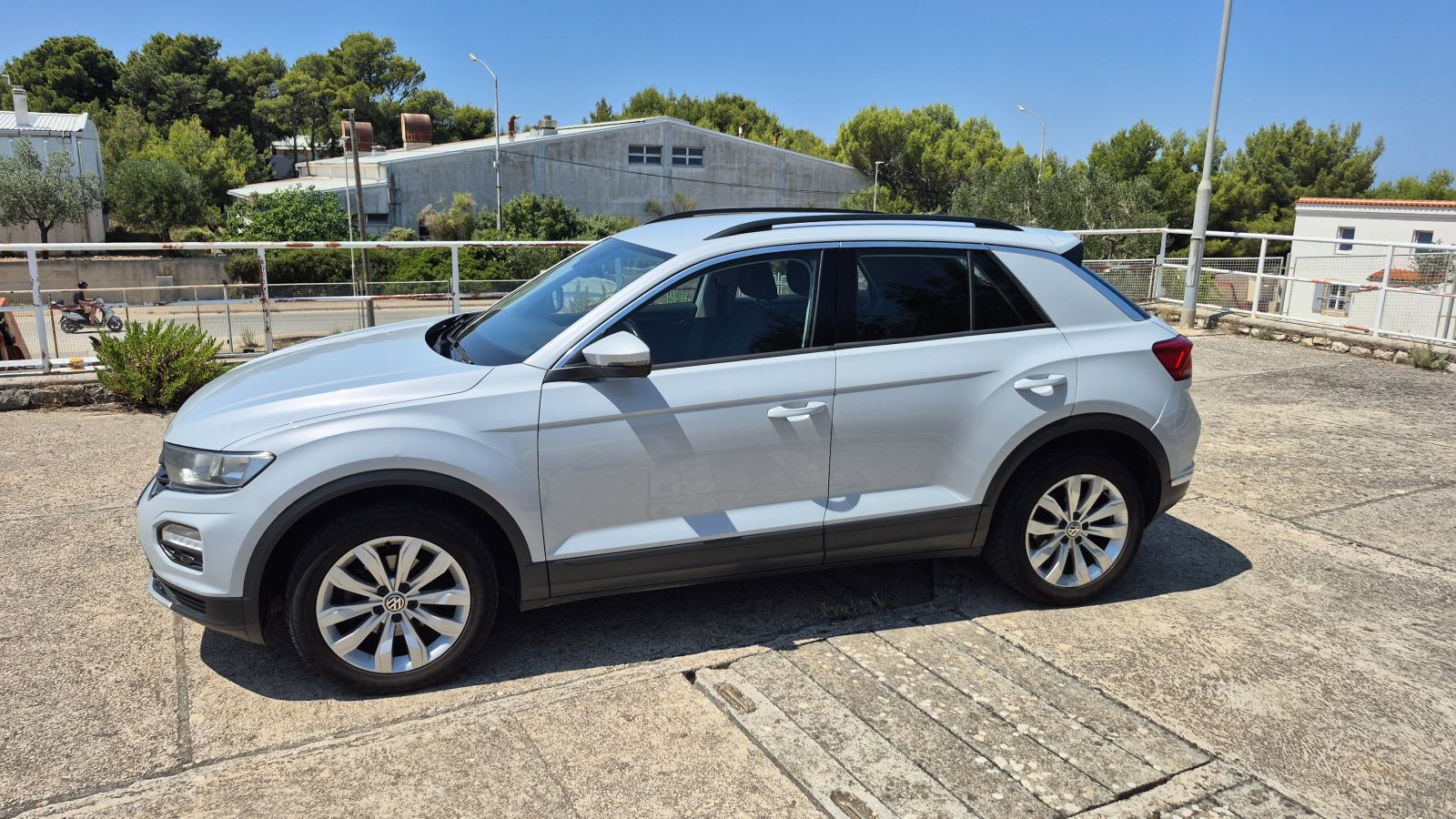 VW T-Roc 1,0 TSI, fotografija 3