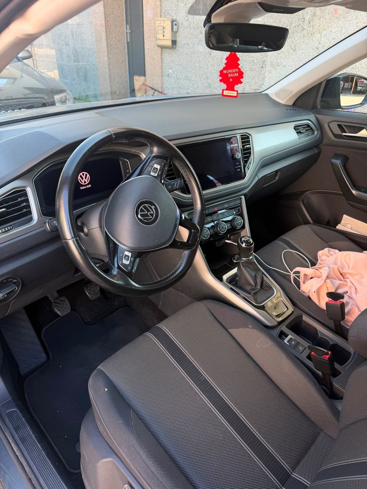 VW T-Roc 1,0 TSI, fotografija 5