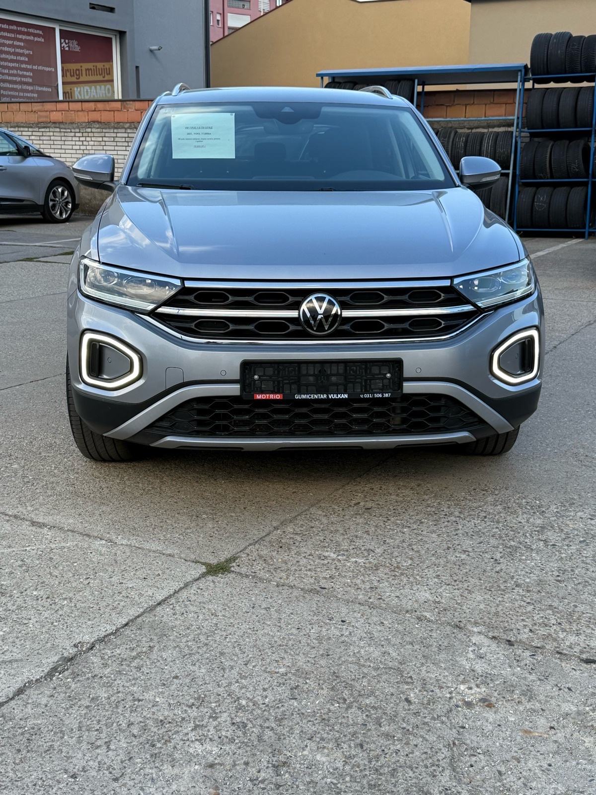VW T-Roc 1,0 TSI Style, HR auto, bogata oprema, jamstvo!, fotografija 2