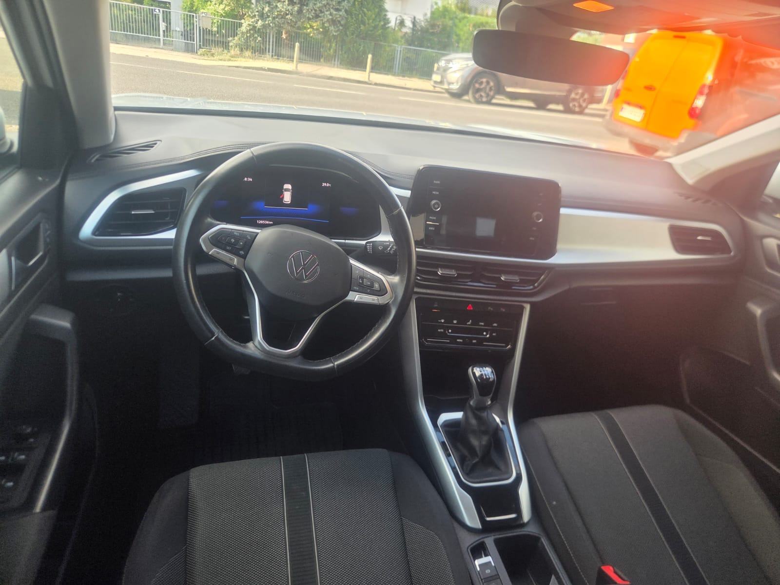 VW T-Roc 1,0 TSI VIRTUALNI COCKPIT 6 BRZINA110 KS KLIMA NIJE UVOZ, fotografija 13