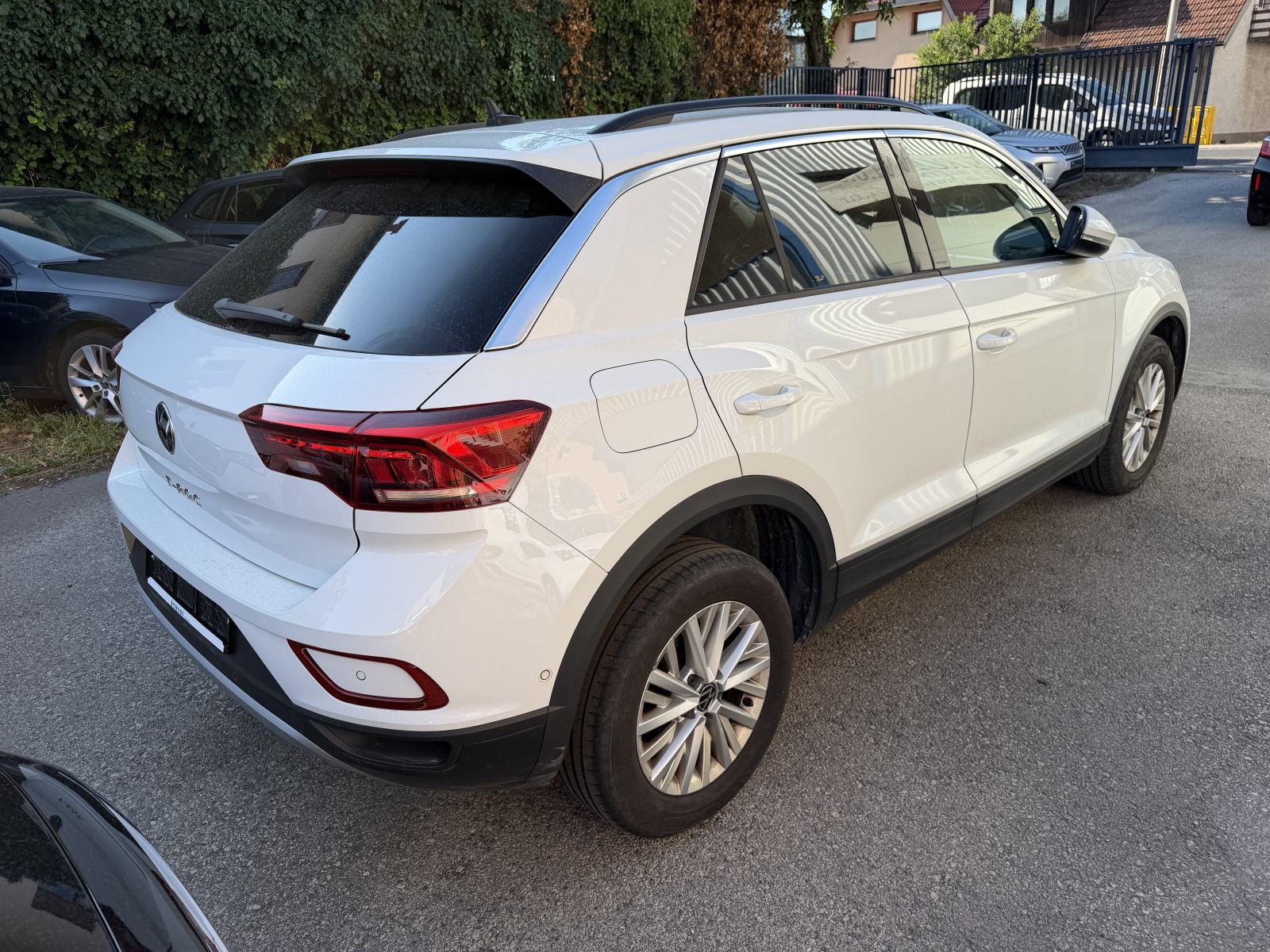 VW T-Roc 1,0 TSI VIRTUALNI COCKPIT 6 BRZINA110 KS KLIMA NIJE UVOZ, fotografija 6
