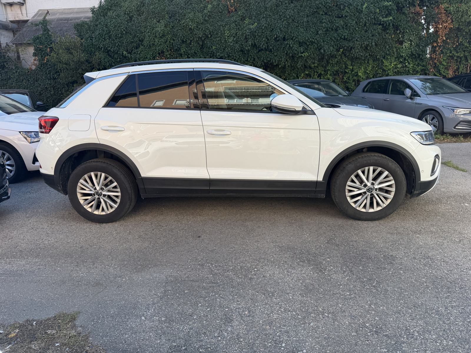 VW T-Roc 1,0 TSI VIRTUALNI COCKPIT 6 BRZINA110 KS KLIMA NIJE UVOZ, fotografija 5