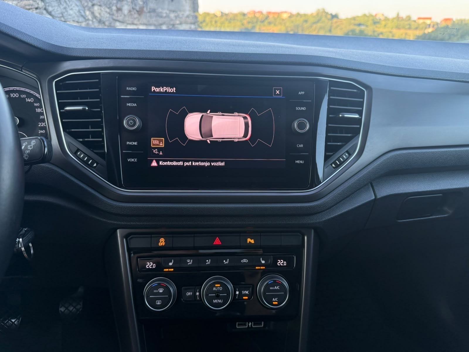 ••VW T-ROC 1.0TSI••SPORT PAKET,KAO NOVI••XENON/LED FAROVI,FULL OPREMA•, fotografija 16