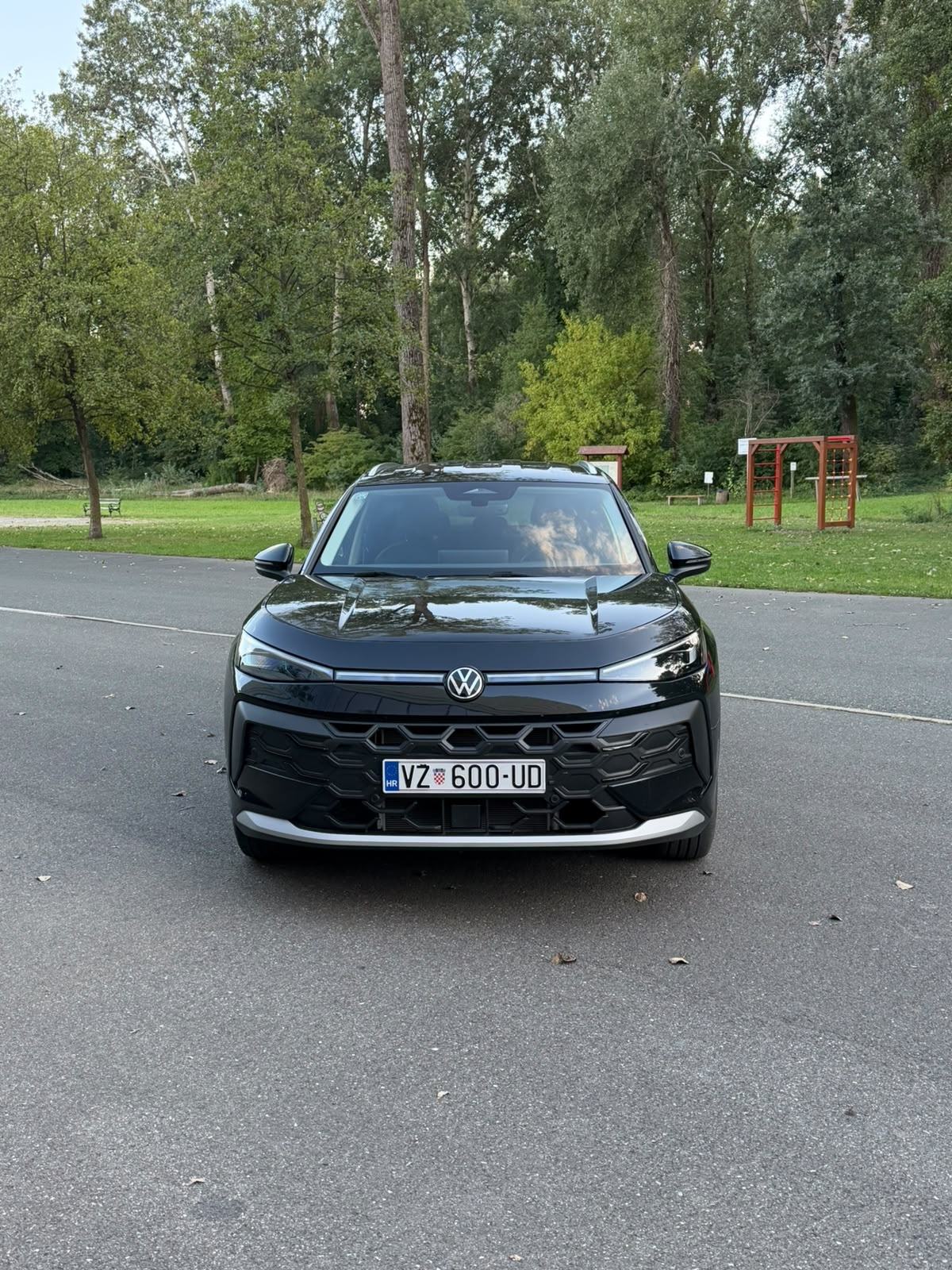 VW T-Roc 1,5 eTSI DSG Style IQ.Light + 4 NOVE ZIMSKE GUME