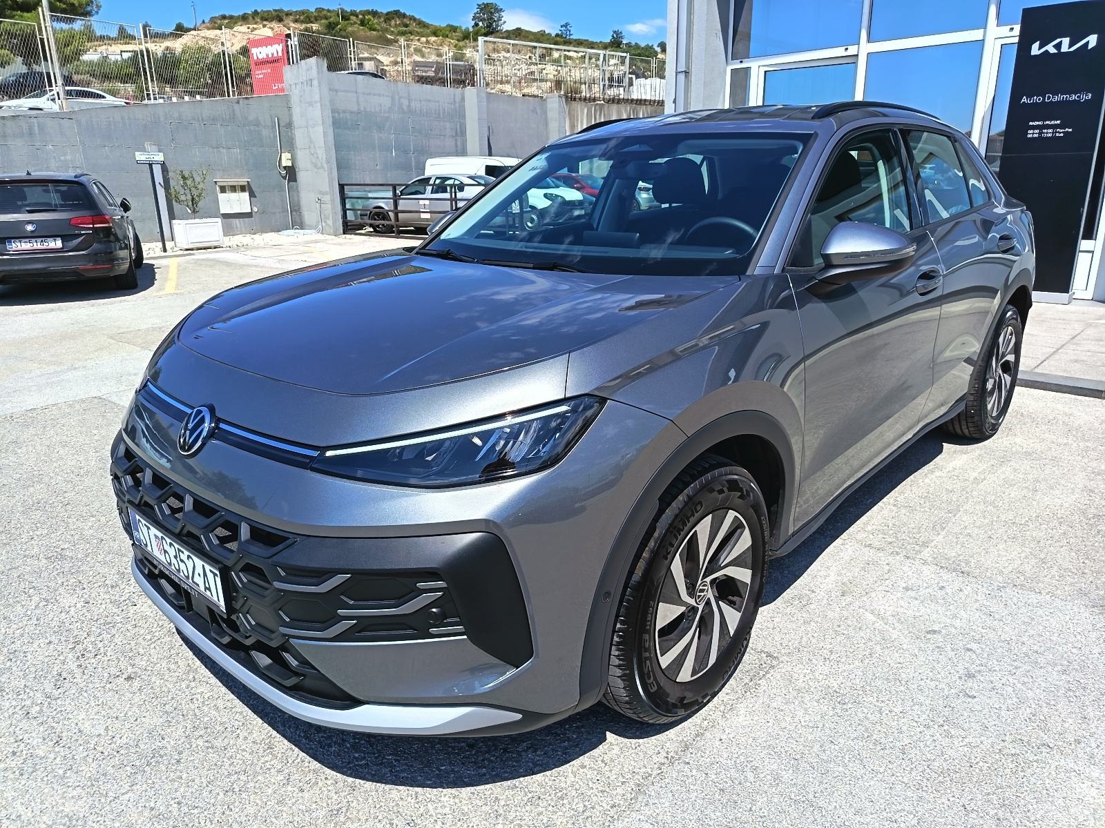 VW T-Roc 1.5 ETSI DSG TREND MHEV, TVORNIČKO JAMSTVO dostupan 15.10.26!, pogled izvana - slika 3