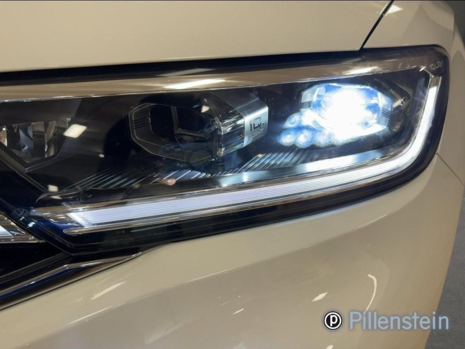 VW T-Roc 1,5 TSI 82TKM,SERV.,NAVI,LED,ALU.,PDC,KAM.,VIRT.,BEATS,R LINE, fotografija 6