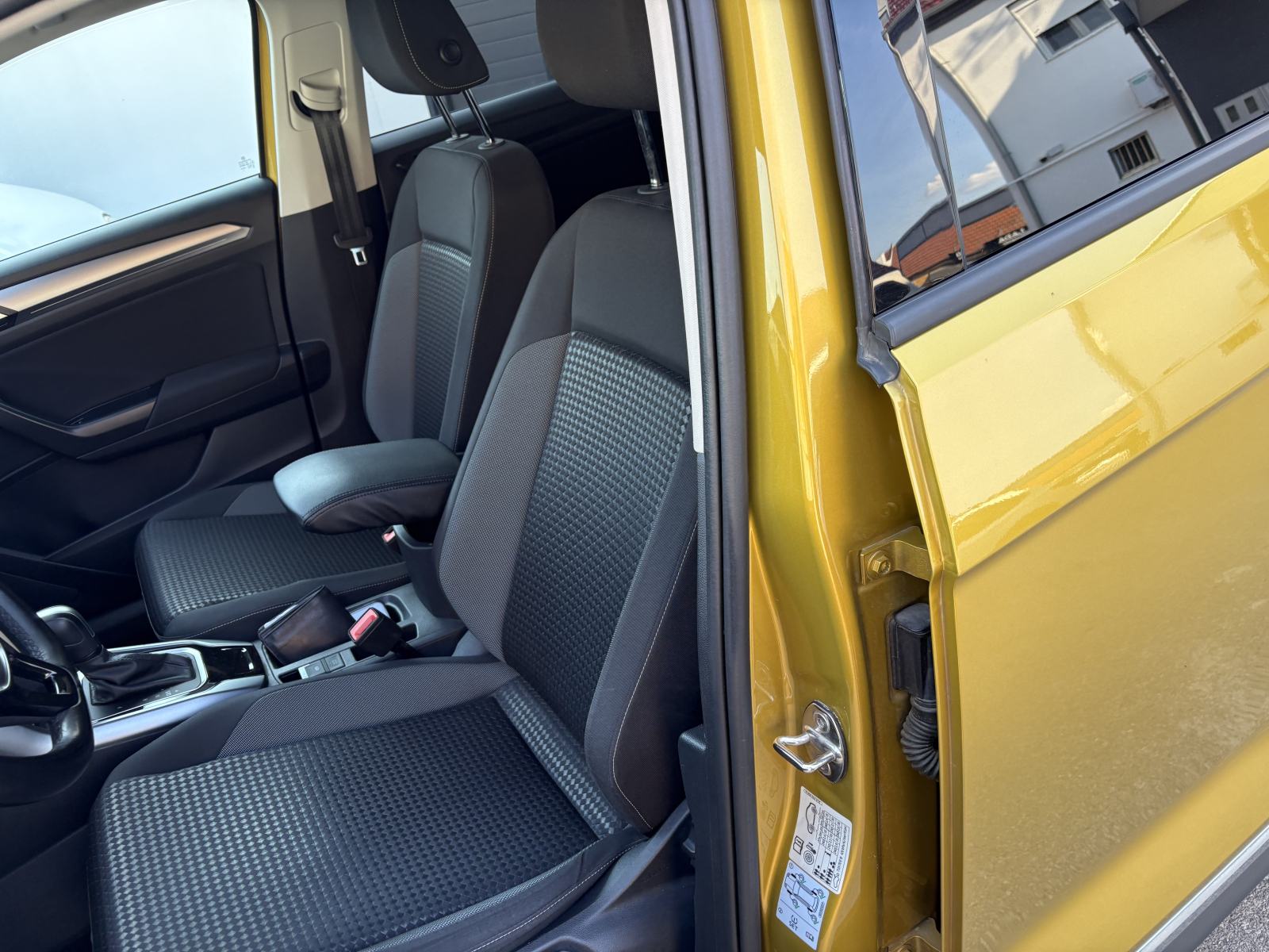 VW T-Roc 1,5 TSI ACTIVE AUTOMATIK, fotografija 12