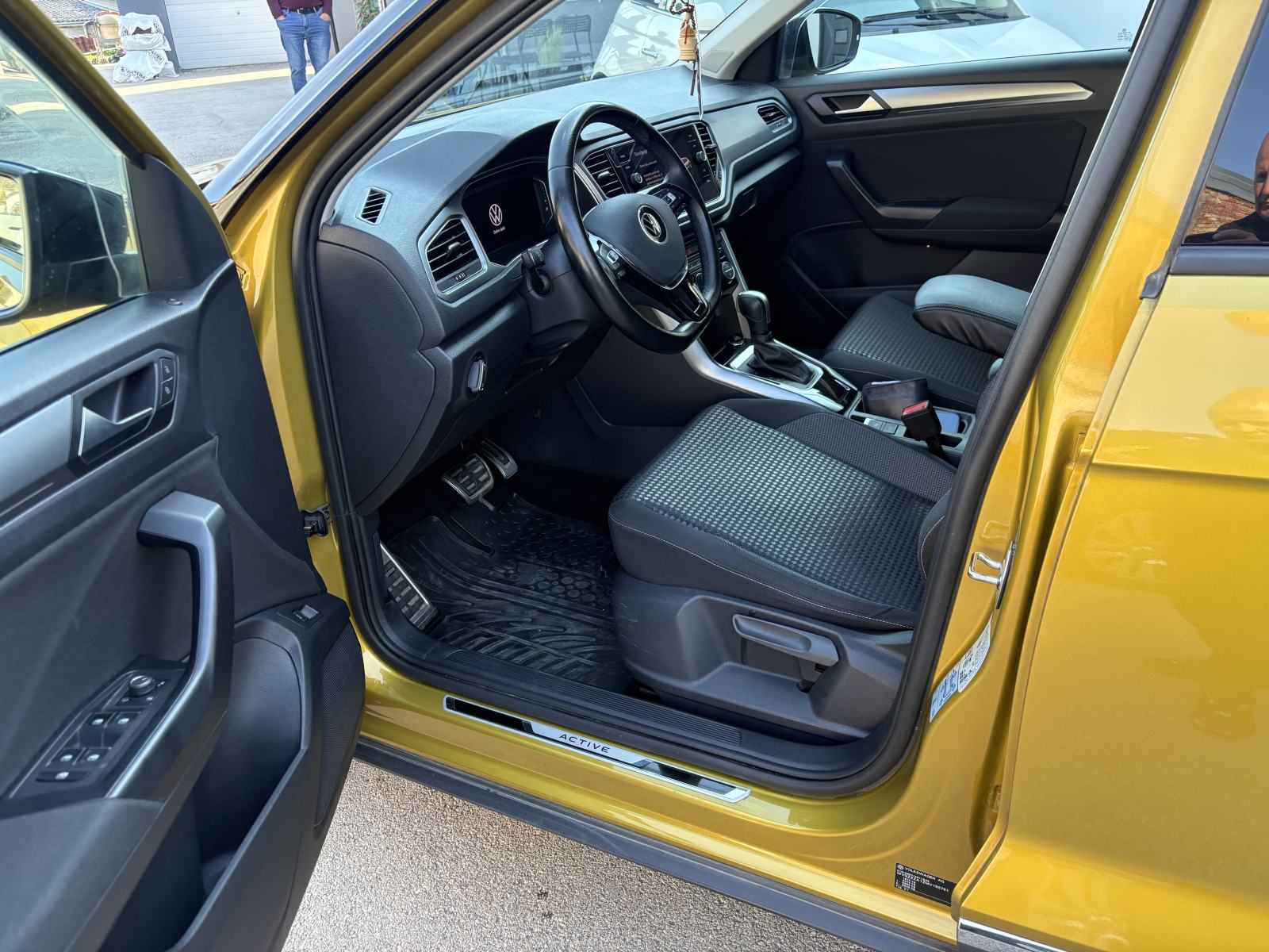VW T-Roc 1,5 TSI ACTIVE AUTOMATIK, fotografija 11