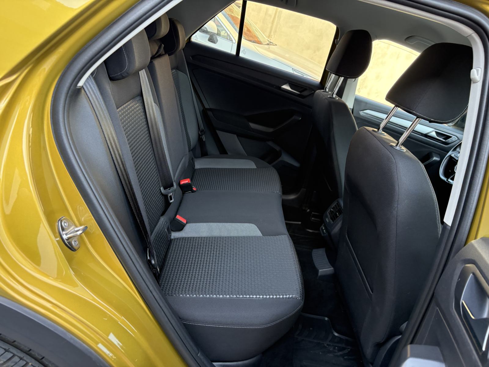 VW T-Roc 1,5 TSI ACTIVE AUTOMATIK, fotografija 17