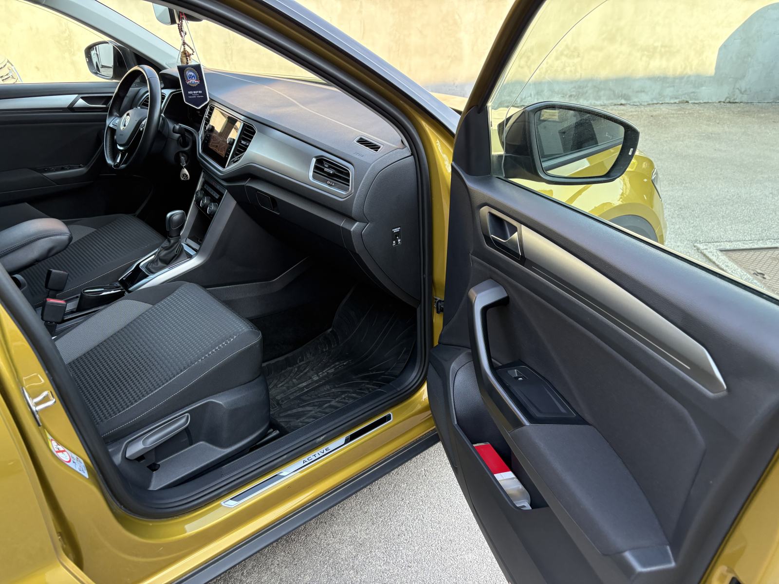 VW T-Roc 1,5 TSI ACTIVE AUTOMATIK, fotografija 14