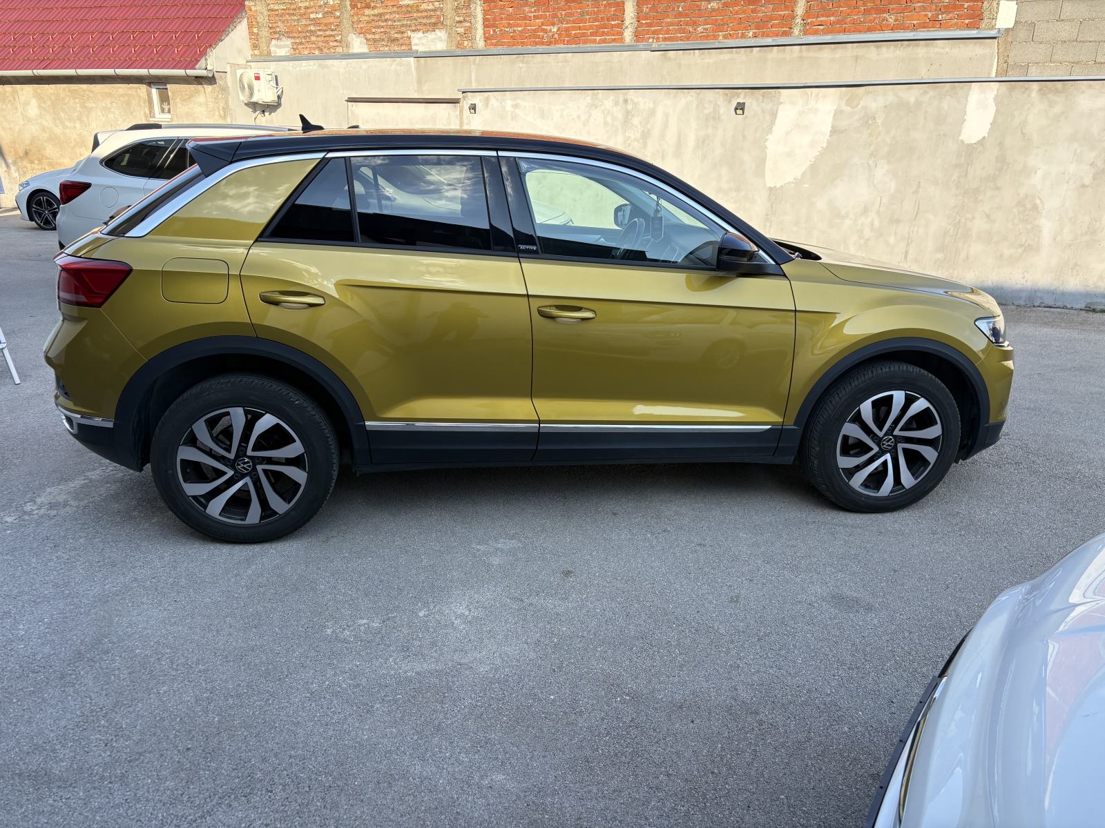 VW T-Roc 1,5 TSI ACTIVE AUTOMATIK, fotografija 4