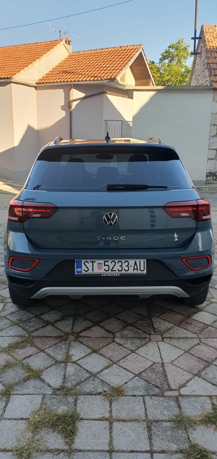 VW T-Roc 1,5 TSI automatik 2024 god sa 40400km, fotografija 6