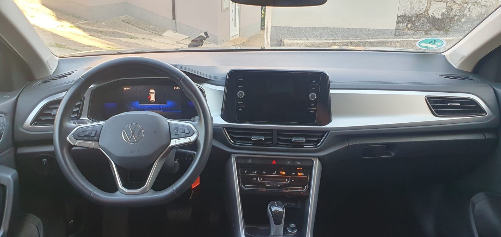VW T-Roc 1,5 TSI automatik 2024 god sa 40400km, fotografija 10