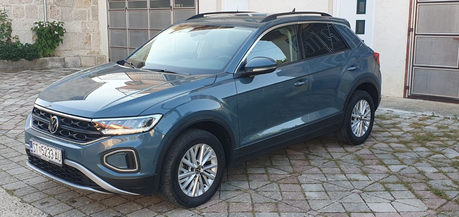 VW T-Roc 1,5 TSI automatik 2024 god sa 40400km, fotografija 7