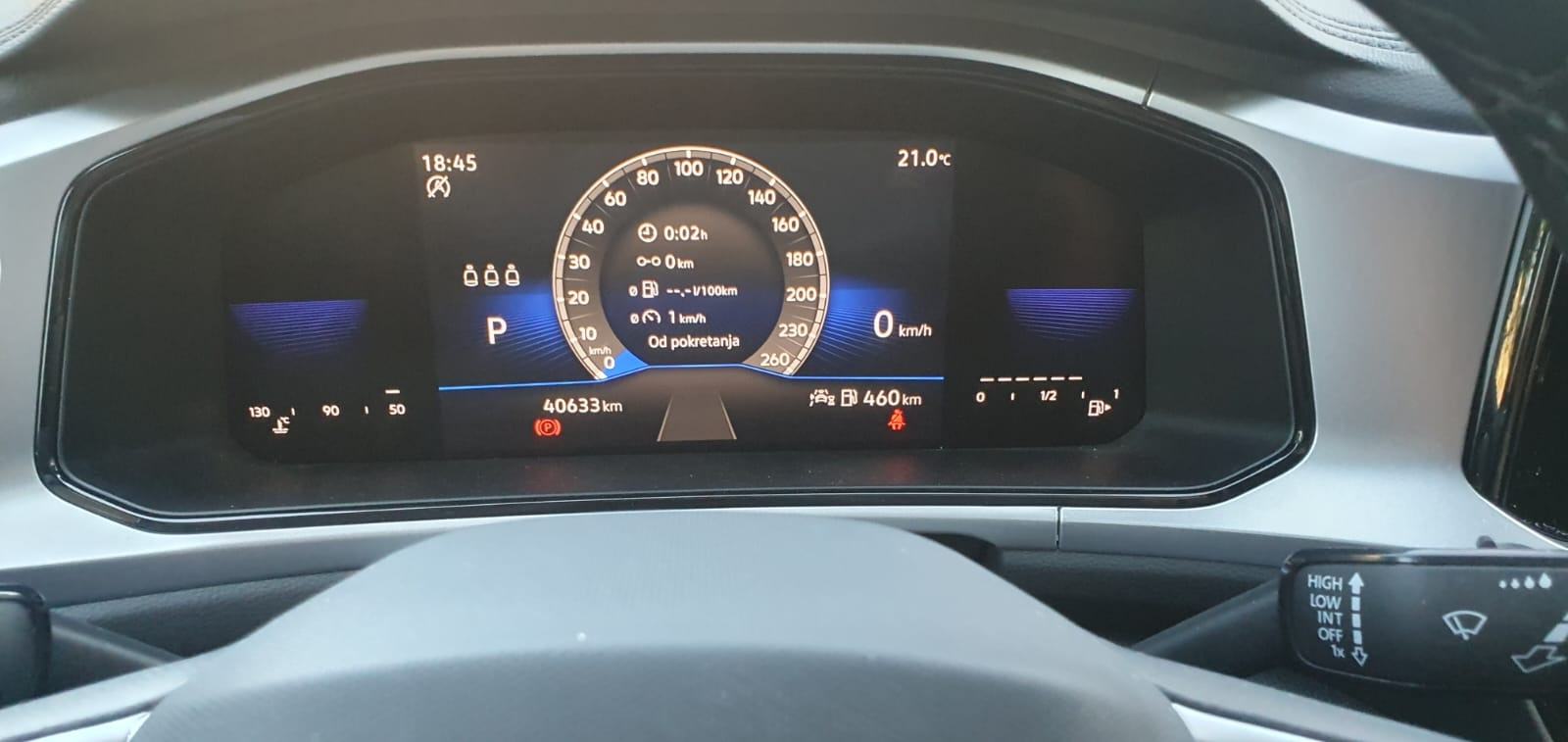 VW T-Roc 1,5 TSI automatik 2024 god sa 40400km, fotografija 16
