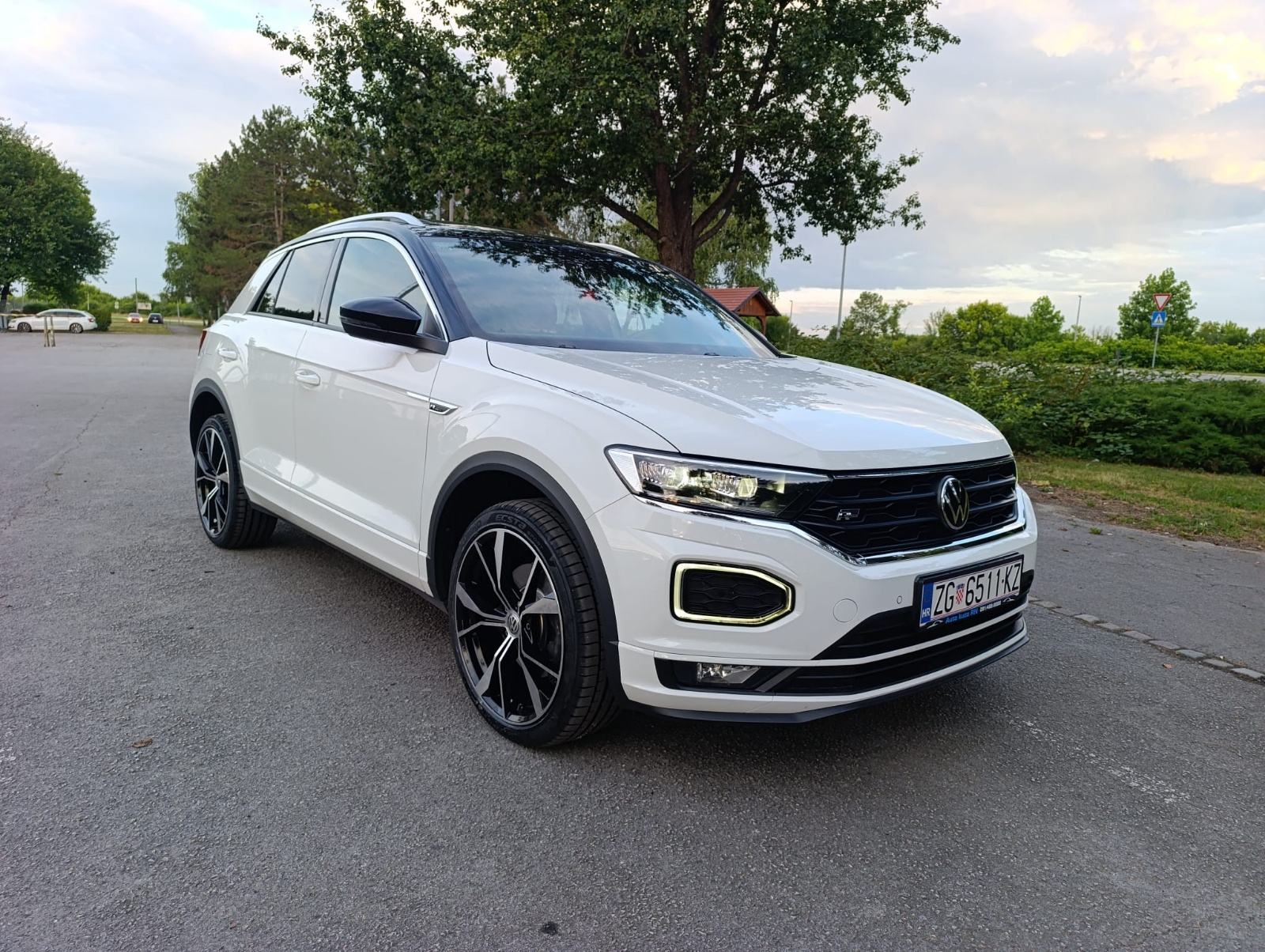 VW T-Roc R-Line 1,5 TSI automatik Nove gume i nove kočnice registriran, fotografija 5