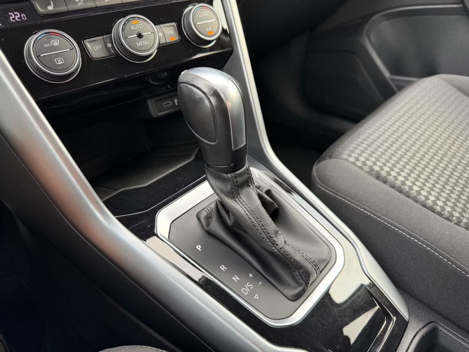 VW T-Roc 1.5 TSI DSG automatik, fotografija 15