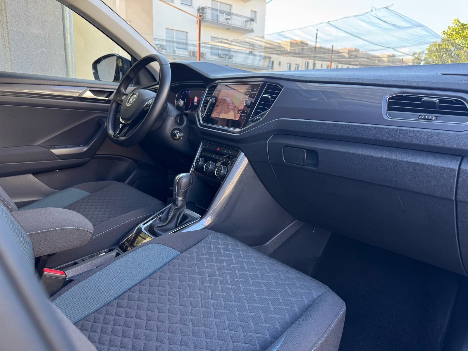VW T-Roc 1,5 TSI DSG / IQ DRIVE / FULL LED / NAVI / AMBIENT / ACC /, fotografija 15
