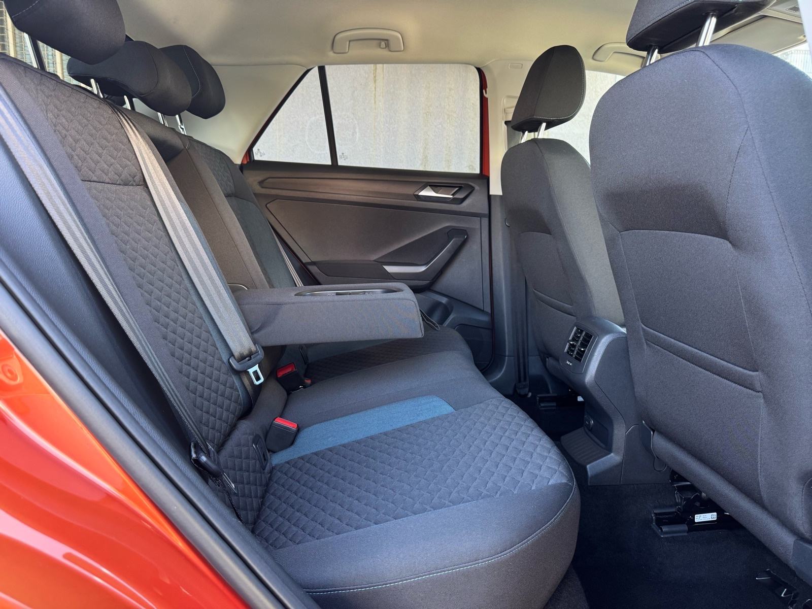 VW T-Roc 1,5 TSI DSG / IQ DRIVE / FULL LED / NAVI / AMBIENT / ACC /, fotografija 20