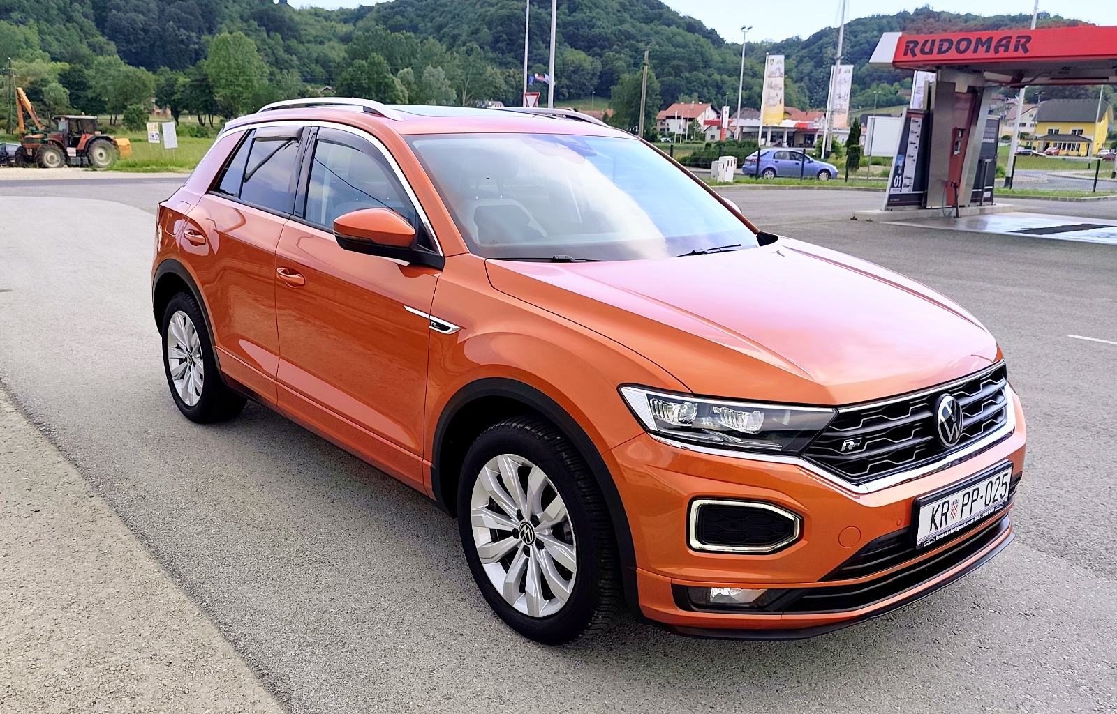 VW T-Roc 1,5 TSI-150 KS,DSG,R-LINE,+EL.PANORAMA,FULL, fotografija 3