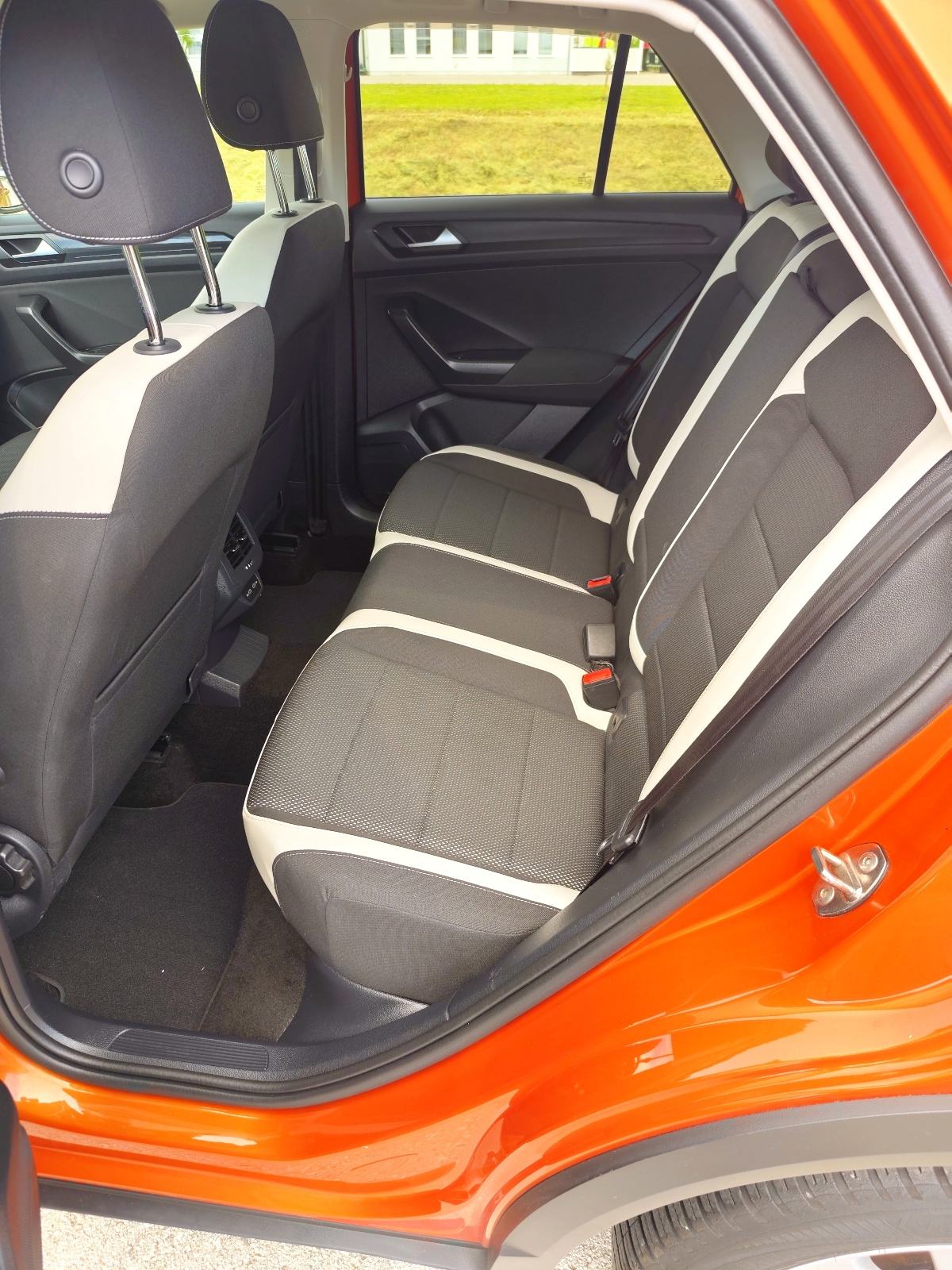 VW T-Roc 1,5 TSI-150 KS,DSG,R-LINE,+EL.PANORAMA,FULL, fotografija 12