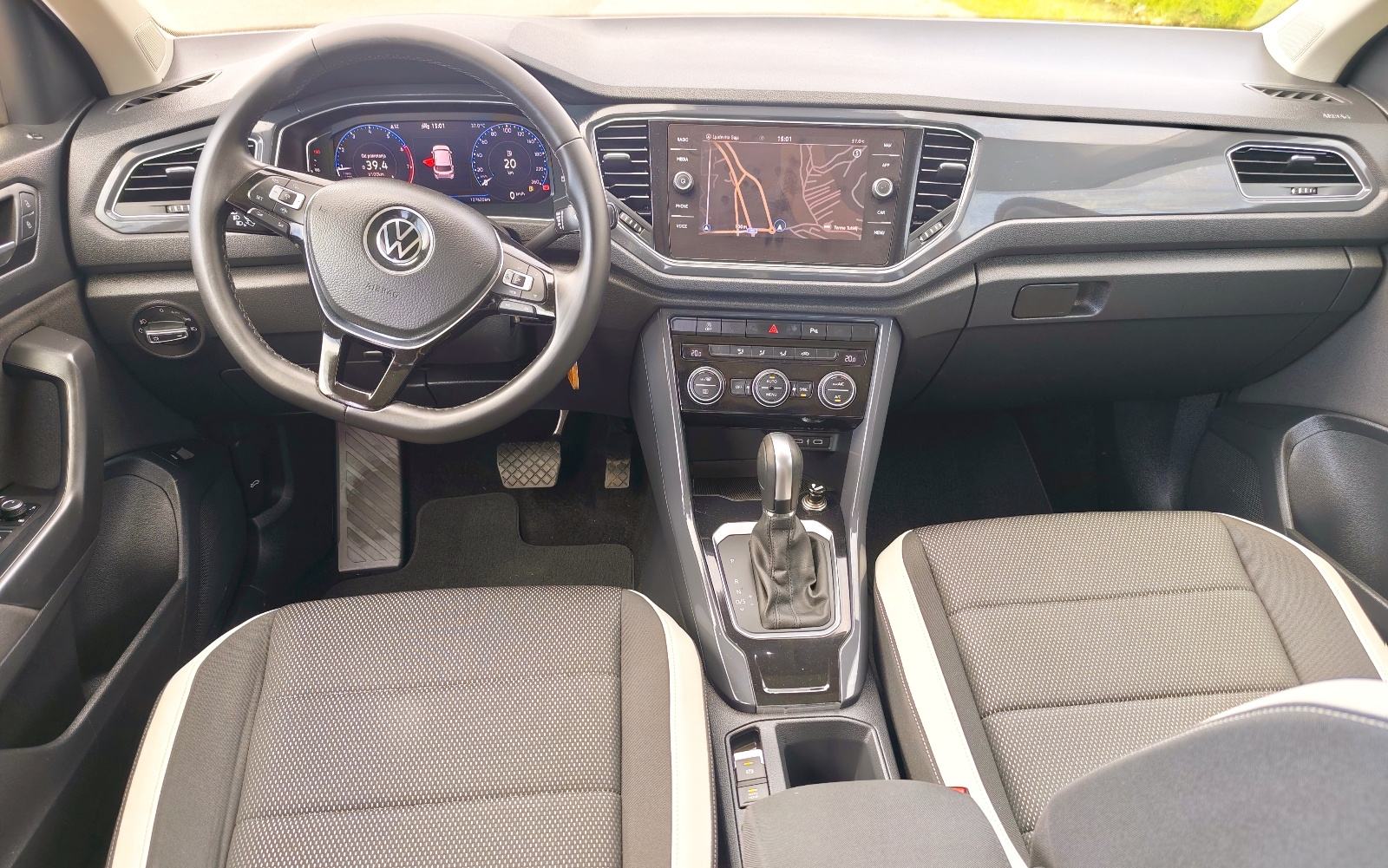 VW T-Roc 1,5 TSI-150 KS,DSG,R-LINE,+EL.PANORAMA,FULL, fotografija 13