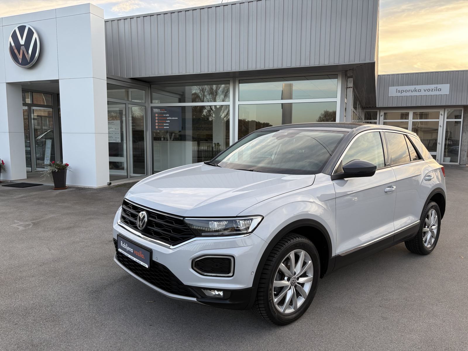 VW T-Roc 1,5 TSI IQ DRIVE,NAV,HIGH LED,FULL ASSISTANCE PAKET,SERVIS, pogled izvana - slika 1