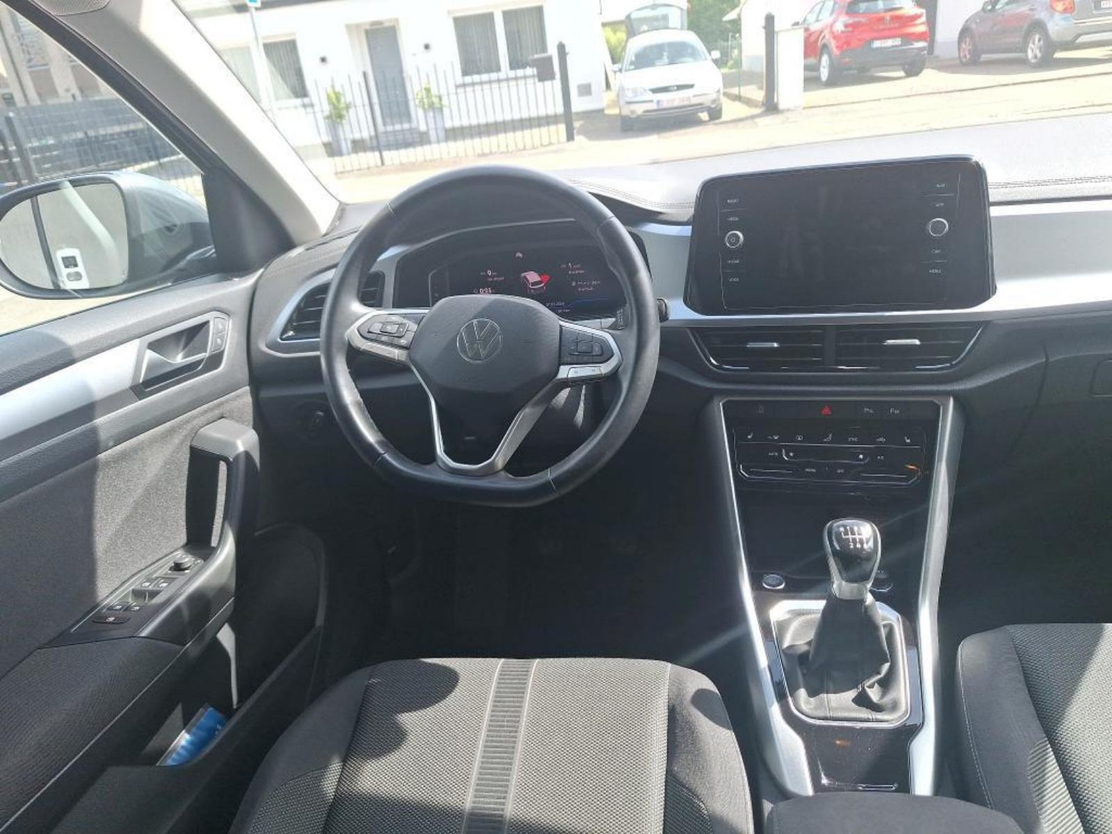VW T-Roc 1,5 TSI,navi,led, leasing rata 280e, fotografija 4
