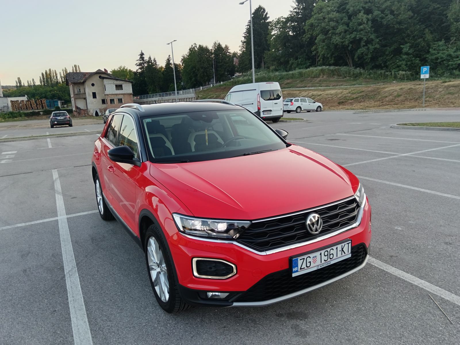 VW T-Roc 1,5 TSI NAVIGACIJA,KAMERA, fotografija 6