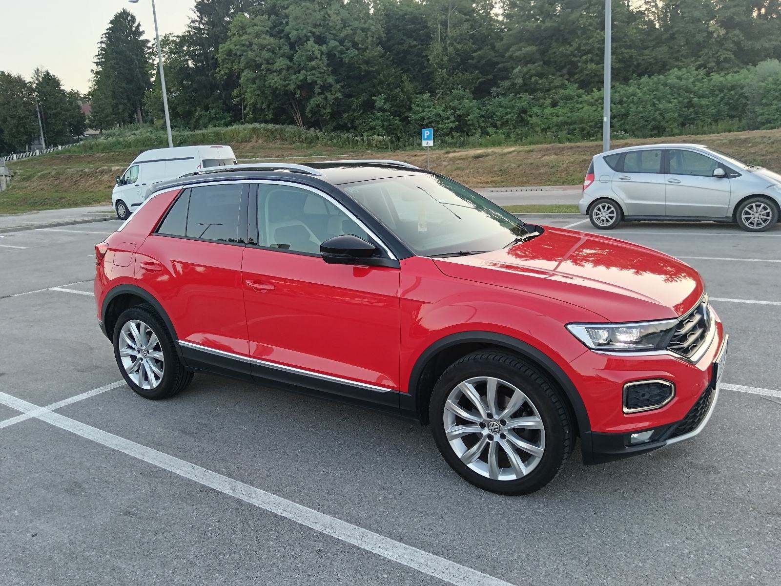 VW T-Roc 1,5 TSI NAVIGACIJA,KAMERA, fotografija 7
