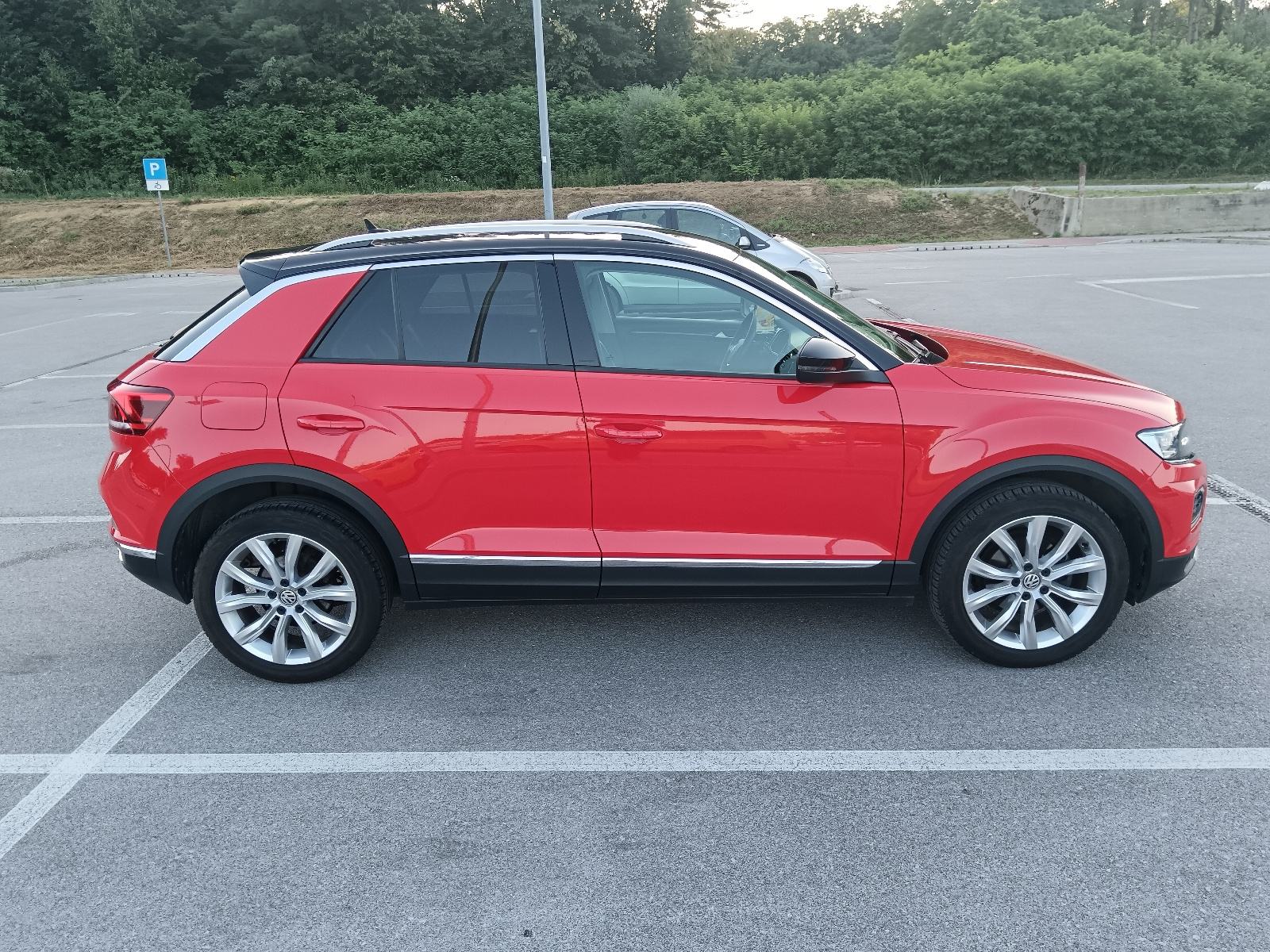 VW T-Roc 1,5 TSI NAVIGACIJA,KAMERA, fotografija 15