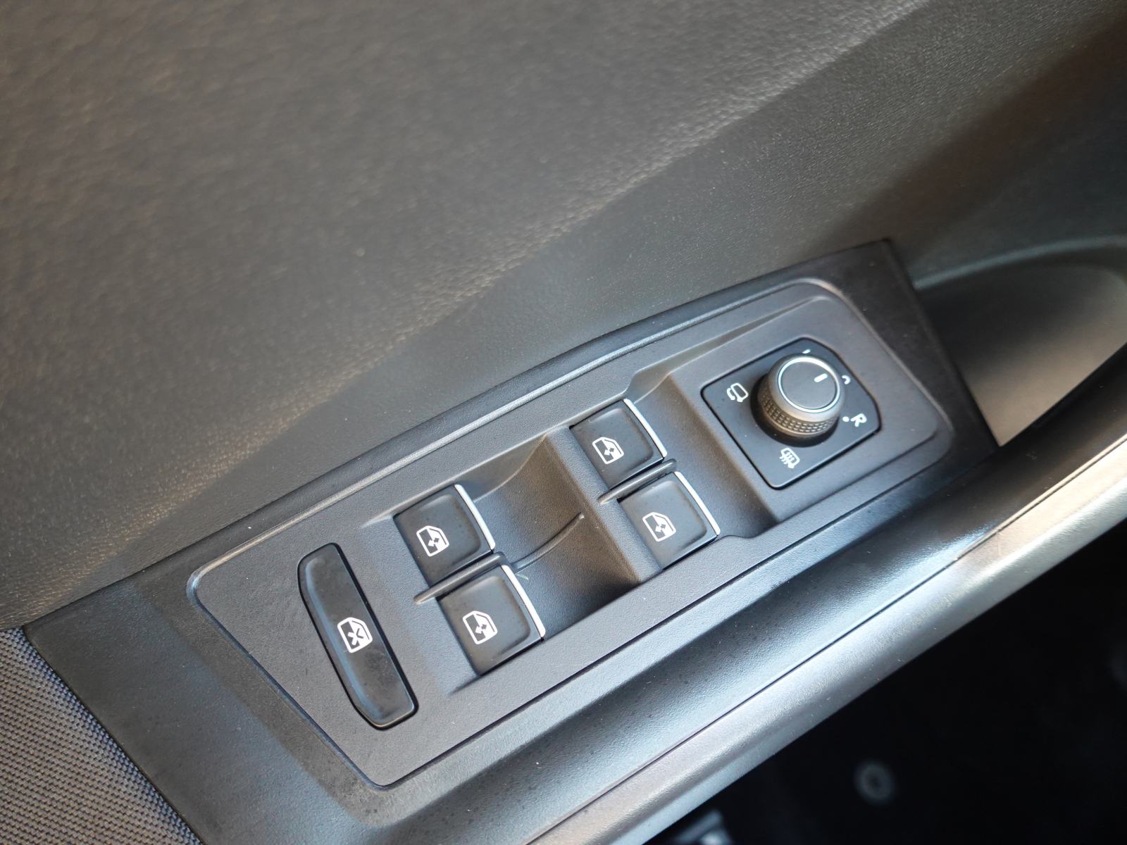 Volkswagen T-Roc 1.5 TSI BMT Sport+LED+VZV.KAMERA+VIRTUAL+ACC, fotografija 10