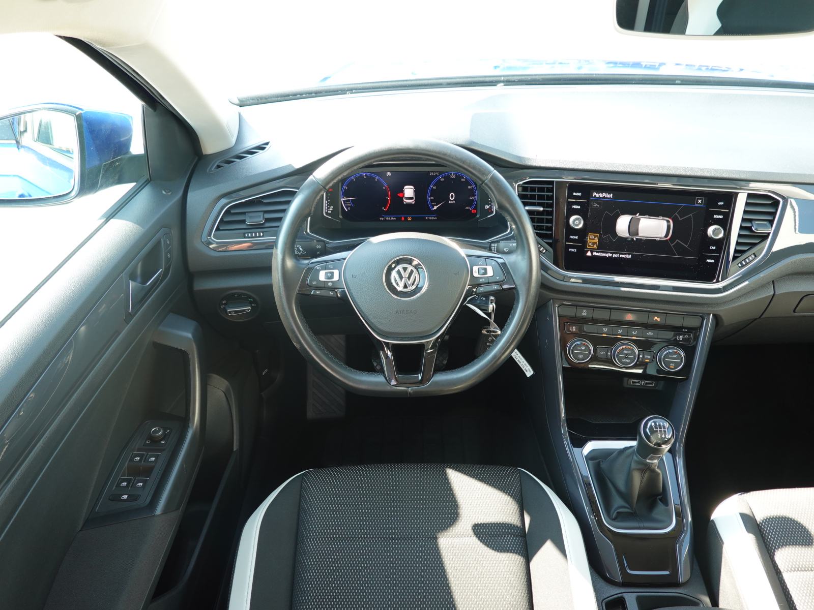 Volkswagen T-Roc 1.5 TSI BMT Sport+LED+VZV.KAMERA+VIRTUAL+ACC, fotografija 13