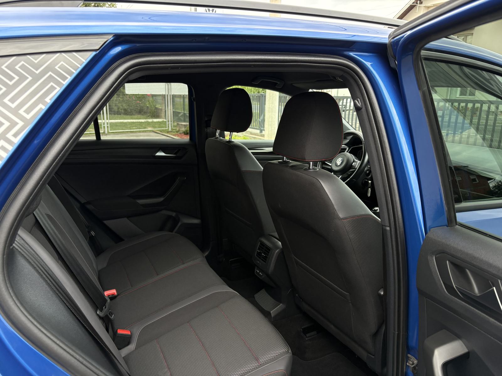 VW T-Roc 1,5 TSI SPORT MOD.2022 NAV,LED,VIRT.KOKPIT,KAMERA,7.097,67€*3, fotografija 14