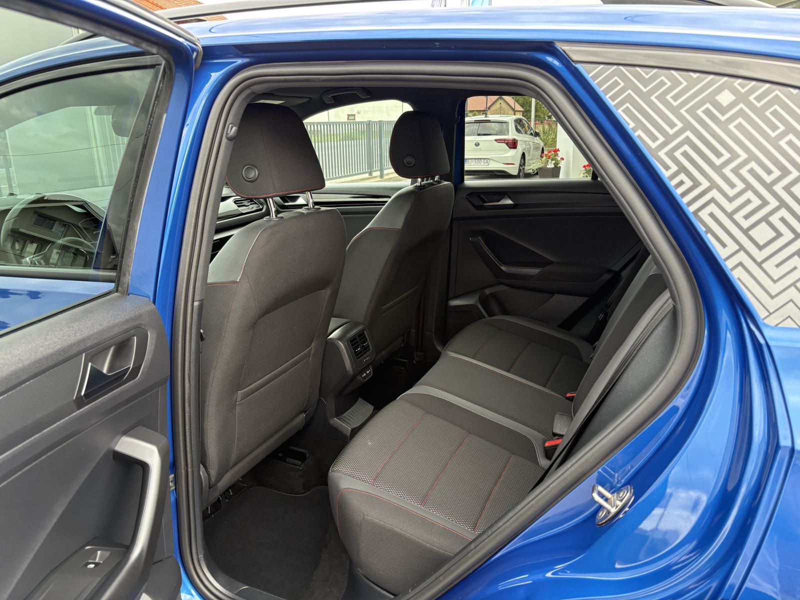 VW T-Roc 1,5 TSI SPORT MOD.2022 NAV,LED,VIRT.KOKPIT,KAMERA,7.097,67€*3, fotografija 13