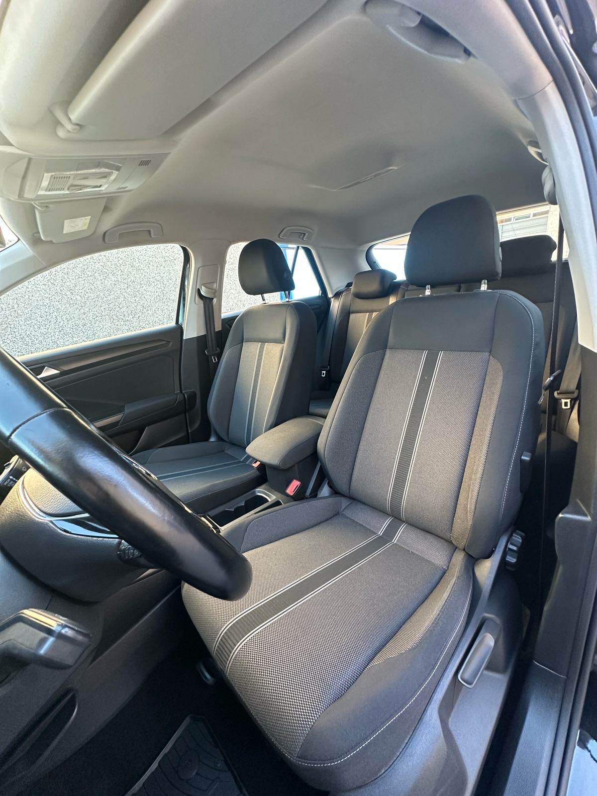 VW T-Roc 1.6 TDI 85kw -STYLE- VELIKI SERVIS, fotografija 9